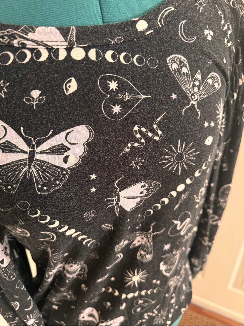 Black Celestial Print Long-Sleeve Women's Top - Picture 3 of 9